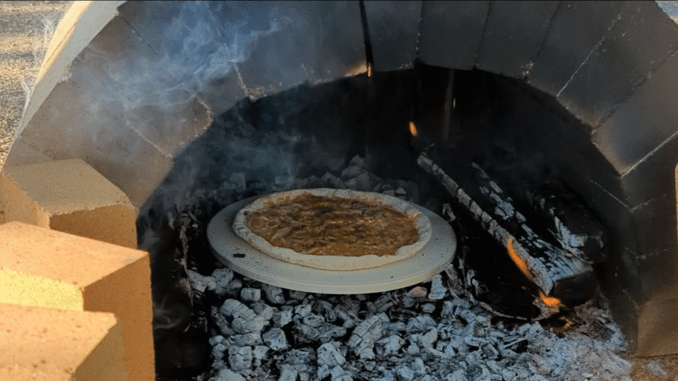 ソロキャンで石窯ピザの焼き方なんもわからんのでやってきました
                    